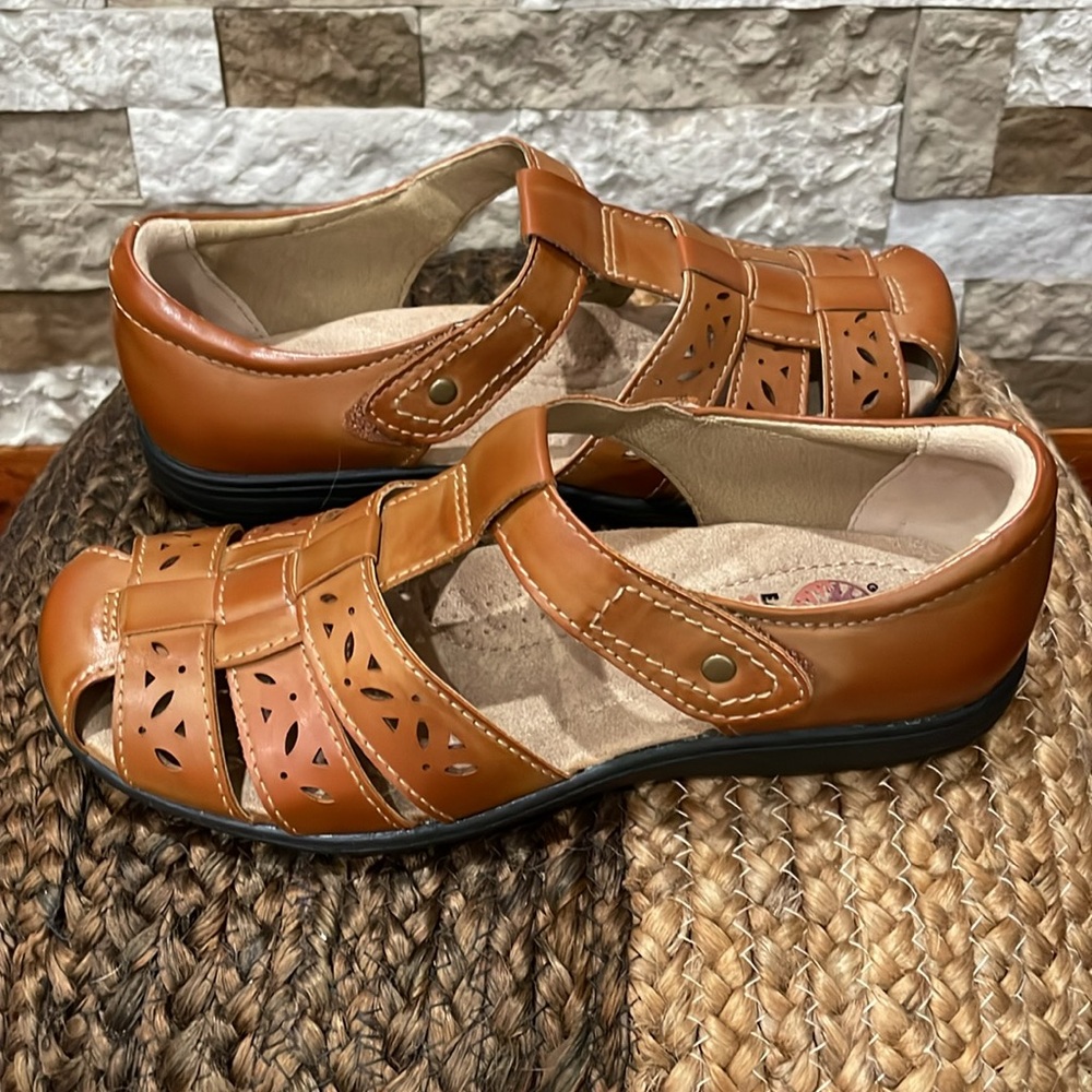 EARTH SPIRIT GELRON Women's Tan Sandals Sz 8 - Picture 7 of 11